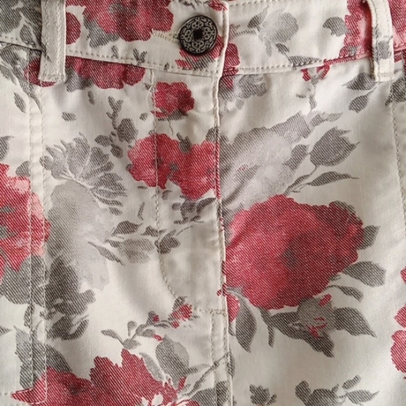 ⭐️ Host Pick ⭐️ Per Una | Multicolored Floral Pencil Skirt - Picture 3 of 7